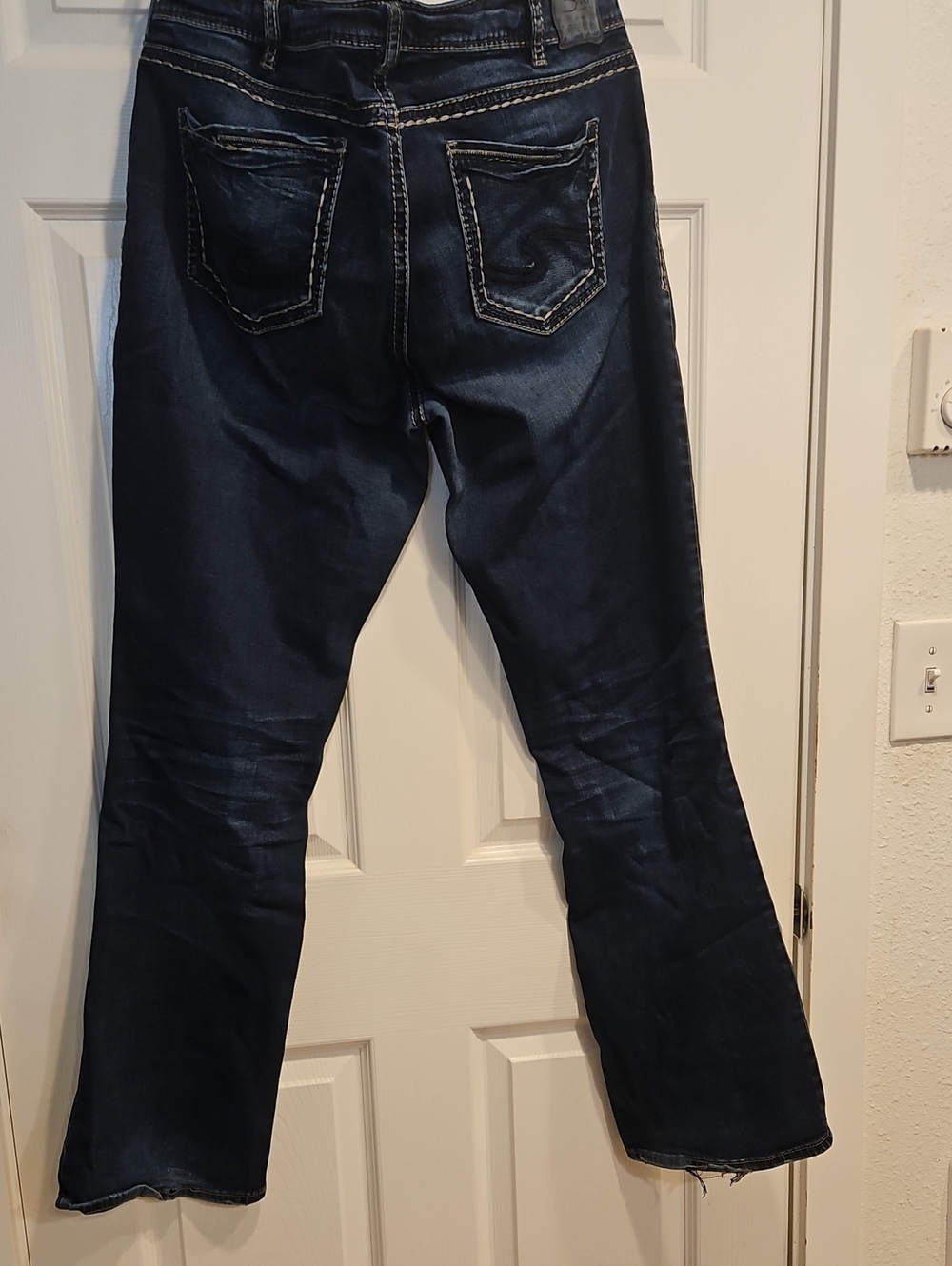 Silver Jeans Dark Blue Boot Cut Jeans with Contrast Stitching - Picture 3 of 9